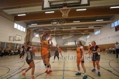 Basketball - Frauen -  Saison 2026/27 - TSV Etting Ingolstadt - TSV Wasserburg 2 - Shimokawa Riho orange Etting  - Smailovic Aila schwarz Wasserburg - Foto: Meyer Jürgen
