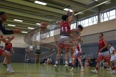 Basketball Bayernliga Herren - Saison 2026/27 - PSV Ingolstadt - TSV Milbertshofen - Göbel Fabian rot Milbertshofen - Petrovic Noel Dian weiss Ingolstadt - Foto: Meyer Jürgen