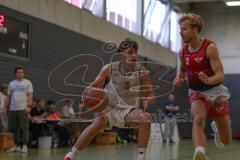 Basketball Bayernliga Herren - Saison 2026/27 - PSV Ingolstadt - TSV Milbertshofen - Schnug Josua rot Milbertshofen - Petrovic Noel Dian weiss Ingolstadt - Foto: Meyer Jürgen