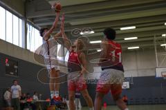Basketball Bayernliga Herren - Saison 2026/27 - PSV Ingolstadt - TSV Milbertshofen - Schnug Josua rot Milbertshofen - Petrovic Noel Dian weiss Ingolstadt - Foto: Meyer Jürgen
