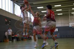 Basketball Bayernliga Herren - Saison 2026/27 - PSV Ingolstadt - TSV Milbertshofen - Schnug Josua rot Milbertshofen - Petrovic Noel Dian weiss Ingolstadt - Foto: Meyer Jürgen