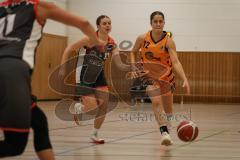 Basketball - Frauen -  Saison 2026/27 - TSV Etting Ingolstadt - TSV Wasserburg 2 - Köck Julia schwarz Wasserburg - Graf Clara orange Etting  - Foto: Meyer Jürgen