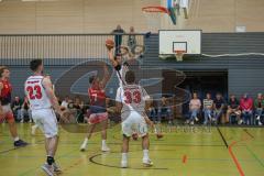 Basketball Bayernliga Herren - Saison 2026/27 - PSV Ingolstadt - TSV Milbertshofen - Abellan Aleman Pedro weiss Ingolstadt - Dahm Marian rot Milbertshofen - Foto: Meyer Jürgen