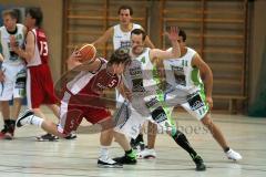 Basketball - MTV Ingolstadt - TSV Jahn Freising - 4 Jörg Haesser in der Verteidigung