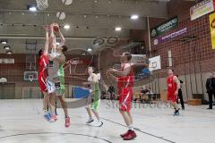 Basketball WestPark Baskets Ingolstadt - TSV München -Christoph Sieben weiß im Sprung Ingolstadt - Thomas Mayer #5 weiß Ingolstadt -  Foto: Jürgen Meyer