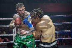 Night 4 Fight, Boxen; Profiboxer Rawil Fatullaew 32 (grüne Hose) gegen den 22-jährige Mexikaner Brayan Hernandez Pintor (schwarze Hose), Sieger Fatullaew nach Punkten in 6 Runden