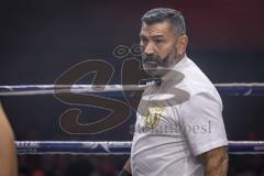 Night 4 Fight, Boxen; Ringrichter und Ex-Boxer Levent Cukur aus München