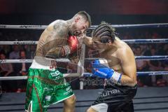 Night 4 Fight, Boxen; Profiboxer Rawil Fatullaew 32 (grüne Hose) gegen den 22-jährige Mexikaner Brayan Hernandez Pintor (schwarze Hose), Sieger Fatullaew nach Punkten in 6 Runden