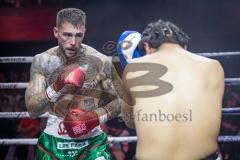 Night 4 Fight, Boxen; Profiboxer Rawil Fatullaew 32 (grüne Hose) gegen den 22-jährige Mexikaner Brayan Hernandez Pintor (schwarze Hose), Sieger Fatullaew nach Punkten in 6 Runden