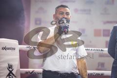 Night 4 Fight, Kickboxen, Boxen; Ringrichter und Ex-Boxer Levent Cukur aus München