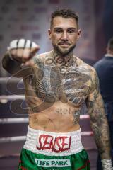 Night 4 Fight, Boxen; Profiboxer Rawil Fatullaew 32 (grüne Hose) gegen den 22-jährige Mexikaner Brayan Hernandez Pintor (schwarze Hose), Sieger Fatullaew nach Punkten in 6 Runden