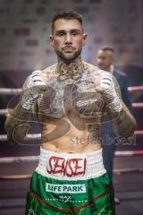 Night 4 Fight, Boxen; Profiboxer Rawil Fatullaew 32 (grüne Hose) gegen den 22-jährige Mexikaner Brayan Hernandez Pintor (schwarze Hose), Sieger Fatullaew nach Punkten in 6 Runden
