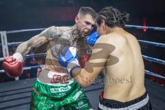 Night 4 Fight, Boxen; Profiboxer Rawil Fatullaew 32 (grüne Hose) gegen den 22-jährige Mexikaner Brayan Hernandez Pintor (schwarze Hose), Sieger Fatullaew nach Punkten in 6 Runden