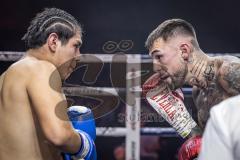 Night 4 Fight, Boxen; Profiboxer Rawil Fatullaew 32 (grüne Hose) gegen den 22-jährige Mexikaner Brayan Hernandez Pintor (schwarze Hose), Sieger Fatullaew nach Punkten in 6 Runden