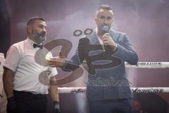 Night 4 Fight, Kickboxen, Boxen; Ringrichter und Ex-Boxer Levent Cukur aus München mit dem Veranstalter Atila Dikilitas