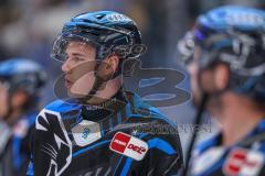 DEL; ERC Ingolstadt - Dresdner Eislöwen; vor dem Spiel Krauß Philipp (8 ERC)