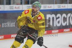Penny DEL - Eishockey - Saison 2021/22 - ERC Ingolstadt - Krefeld Pinguine - Lucas Lessio (Nr.6 - Krefeld Pinguine) -  Foto: Jürgen Meyer