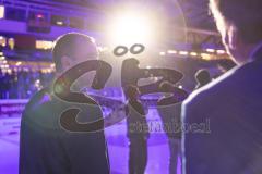 DEL; ERC Ingolstadt - Dresdner Eislöwen; Ehrung Thomas Greilinger (39 ERC). Die Trikotnummer 39 wird für immer unter das Dach der Saturn Arena gehängt und nicht mehr vergeben.