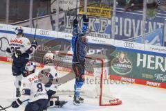 DEL; Playoffs; ERC Ingolstadt - EHC Redbull München; Tor Jubel Treffer 1:0 Krauß Philipp (8 ERC) Torwart Wolf Simon (25 RBM)