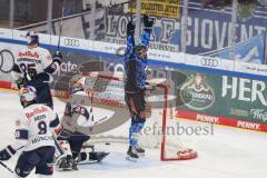 DEL; Playoffs; ERC Ingolstadt - EHC Redbull München; Tor Jubel Treffer 1:0 Krauß Philipp (8 ERC) Torwart Wolf Simon (25 RBM)