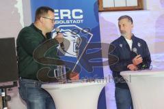ERC Ingolstadt — Fantreffen -  Saison 2022/2023 - Mark French Cheftrainer rechts - Johannes Lnager Stadionsprecher links - - Foto: Markus Banai