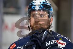 Penny DEL - Pre-Playoff - Spiel 2 - Eishockey - Saison 2021/22 - ERC Ingolstadt - Kölner Haie - Traurige Gesichter nach dem ausscheiden - Brandon Defazio (#24 ERCI)  -  Foto: Jürgen Meyer