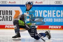Penny DEL - Eishockey - Saison 2021/22 - ERC Ingolstadt - Krefeld Pinguine - Simon Gnyp (#3 ERCI) beim warm machen -  Foto: Jürgen Meyer