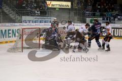 ERC-Ingolstadt gegen Grizzly Adams Wolfsburg - Alexander Oblinger wird gefoult Foto: Juergen Meyer