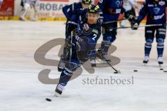 DEL - Eishockey - Saison 2015/2016 - ERC Ingolstadt - Augsburger Panther - Patrick McNeill (#2 ERC Ingolstadt) beim Warm machen - Foto: Jürgen Meyer