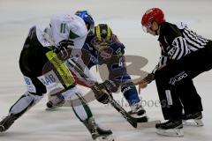 DEL - Eishockey - Saison 2015/2016 - ERC Ingolstadt - Augsburger Panther - Jared Ross (#42 ERC Ingolstadt) beim Bully - Foto: Jürgen Meyer