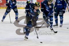 DEL - Eishockey - Saison 2015/2016 - ERC Ingolstadt - Augsburger Panther - Jared Ross (#42 ERC Ingolstadt) beim Warm machen - Foto: Jürgen Meyer