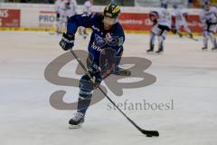 DEL - Eishockey - Saison 2015/2016 - ERC Ingolstadt - Augsburger Panther - Dustin Friesen (#14 ERC Ingolstadt) beim Warm machen - Foto: Jürgen Meyer