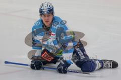 Penny DEL - Pre-Playoff - Spiel 2 - Eishockey - Saison 2021/22 - ERC Ingolstadt - Kölner Haie - Simon Gnyp (#3 ERCI) beim warm machen -  Foto: Jürgen Meyer