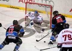 DEL - ERC Ingolstadt - Kölner Haie - Felix Schütz gefährlich vor dem Tor