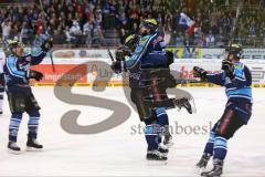 DEL - Playoff Halbfinale - ERC Ingolstadt - Hamburg Freezers - Spiel 6 - Travis Turnbull (71) empty Tor Jubel