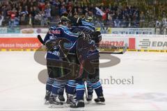 DEL - Playoff Halbfinale - ERC Ingolstadt - Hamburg Freezers - Spiel 6 - Travis Turnbull (71) empty Tor Jubel