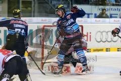 DEL - Playoff Finale - Spiel 4 - ERC Ingolstadt - Kölner Haie - Ziga Jeglic (13) knapp am Tor von Danny aus den Birken