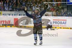 DEL - Playoff Halbfinale - ERC Ingolstadt - Hamburg Freezers - Spiel 6 - Travis Turnbull (71) empty Tor Jubel