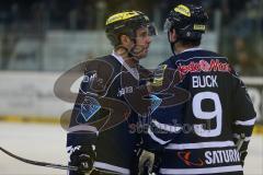 DEL - Eishockey - ERC Ingolstadt - Adler Mannheim - Thomas Greilinger (ERC 39) und Brandon Buck (ERC 9)