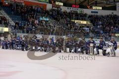 DEL - Eishockey - ERC Ingolstadt - EHC München - Team kniet vor den Fans Sieg Jubel