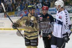 DEL - ERC Ingolstadt - Hamburg Freezers - links Patrick Hager (52)  beschwert sich beim Schiedsrichter und rechts Mathieu Roy (HF - 36)