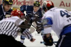 DEL - ERC Ingolstadt - Schwenninger Wild Wings - Christoph Gawlik (#19 ERC Ingolstadt) -  Foto: Jürgen Meyer