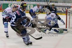 DEL - ERC Ingolstadt - Schwenninger Wild Wings - Martin Davidek (#12 ERC Ingolstadt) - Jared Ross (#42 ERC Ingolstadt) - Dimitri Pätzold Torwart Schwenningen - Derek Dinger #47 Schwenningen -  Foto: Jürgen Meyer