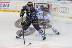 DEL - Eishockey - Playoff - Spiel 5 - ERC Ingolstadt - Iserlohn Roosters - Patrick Hager (ERC 52), hinten Jares Richard (Iserlohn 18)