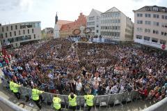 Rathausplatz Ingolstadt - ERC Ingolstadt - Vizemeisterschaftsfeier 2015 - 3000 Fans auf dem Rathausplatz