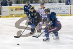 DEL - Eishockey - ERC Ingolstadt - Straubing Tigers - Jared Ross (ERC 42) David Elsner (ERC 61)