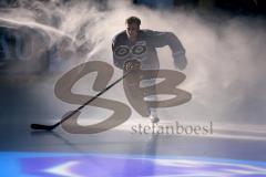 DEL - Eishockey - ERC Ingolstadt - Adler Mannheim - Saison 2015/2016 - Fabio Wagner (#5 ERC Ingolstadt) beim Einlaufen - Foto: Jürgen Meyer