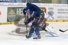 DEL - Eishockey - ERC Ingolstadt - Adler Mannheim - Saison 2015/2016 - Emery Raymond Torwart(#30 Mannheim) - Tomas Kubalik (#81 ERC Ingolstadt) - Foto: Meyer Jürgen