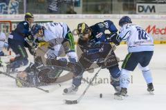 DEL - Eishockey - ERC Ingolstadt - Straubing Tigers - Thomas Pielmeier (ERC 50) im Zweikampf mit rechts Tobias Wörle (Straubing)