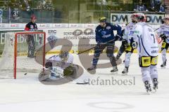 DEL - Eishockey - ERC Ingolstadt - Schwenninger Wild Wings - Saison 2015/2016 - #2:0 Führungstreffer von Alexander Barta (#92 ERC Ingolstadt) - Joey MacDonald Torwart (#35 Schwenningen) - Tomas Kubalik (#81 ERC Ingolstadt) - Foto: Jürgen Meyer